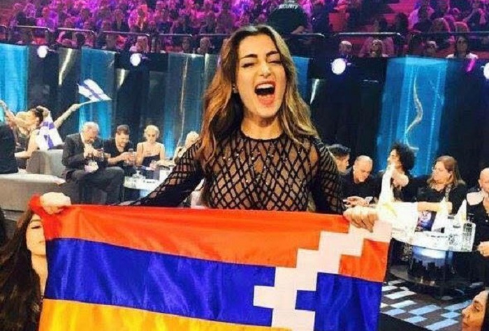 Ermənilərin `Eurovision`da bayraq təxribatı - VİDEO